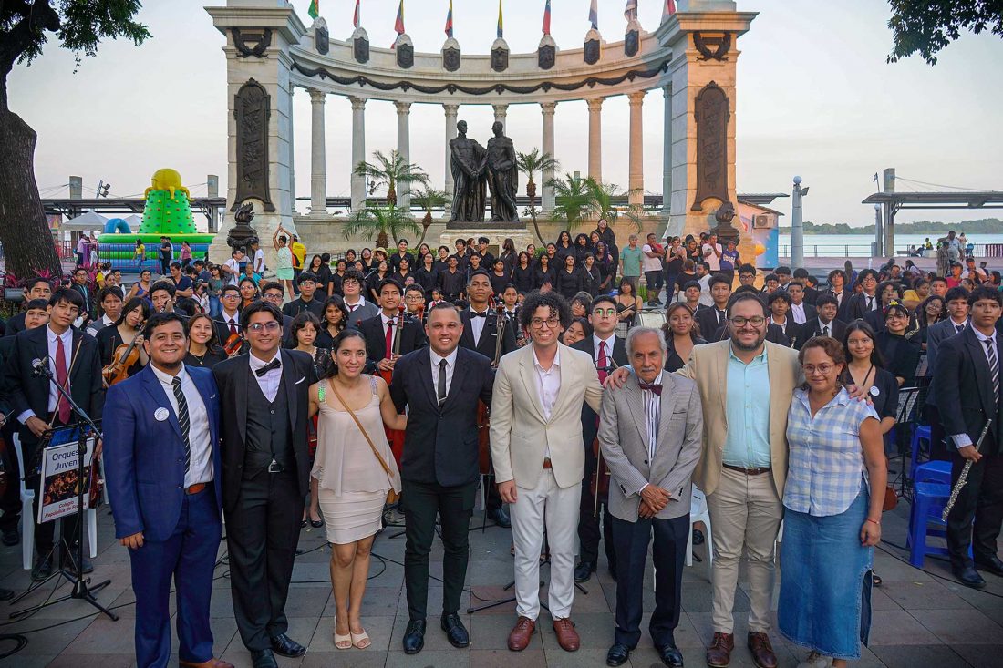 01-ORQUESTA-RF-UARTES-MALECON-2000