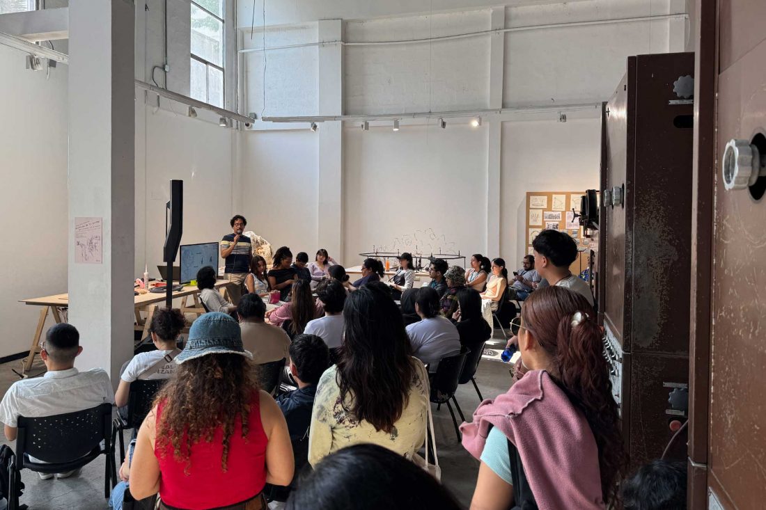 02-MUESTRA-COMO-SI-HABITARAMOS-TIERRA-INCOGNITA