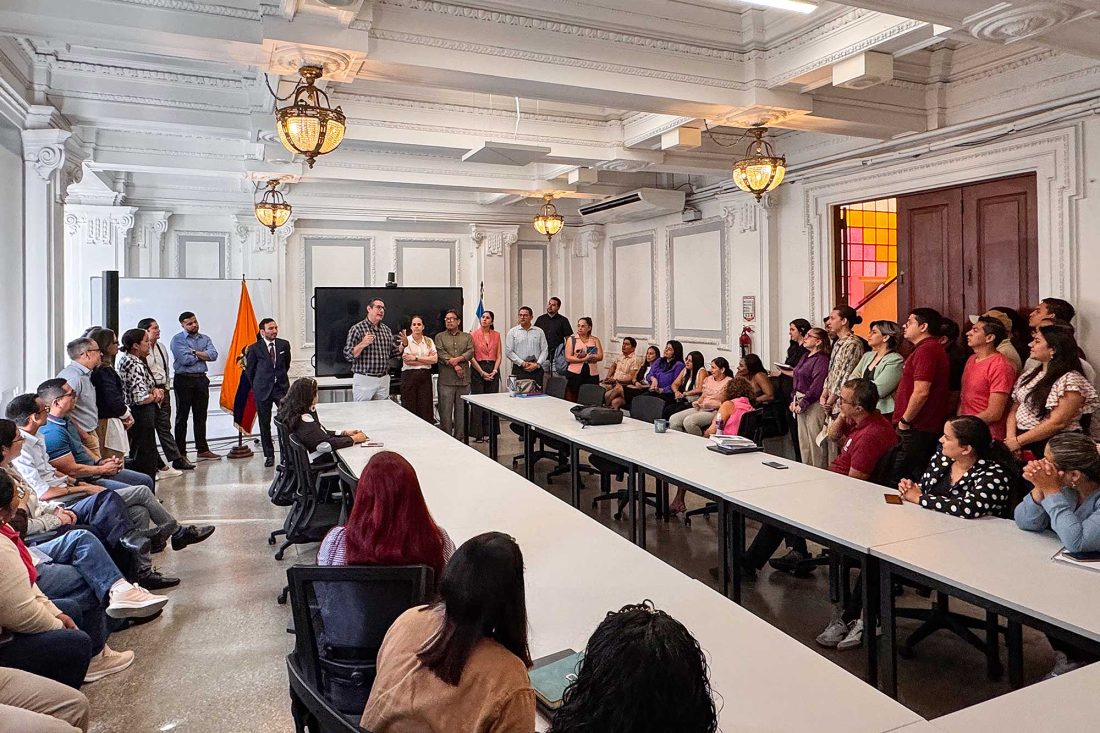 02-REUNION-SAIDEL-BRITO-Y-VICERRECTORES-COMUNIDAD-UARTES