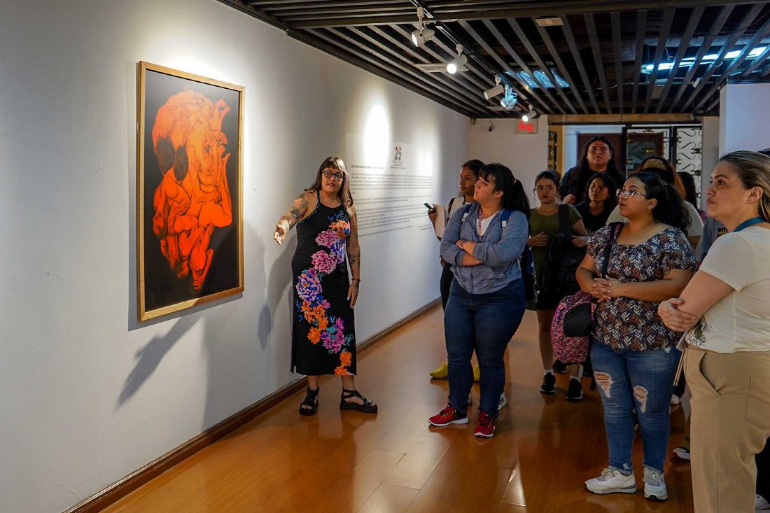 05-SALON-DE-LA-MUJER