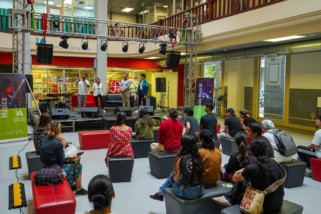 06-UNIVERSOS-SONOROS