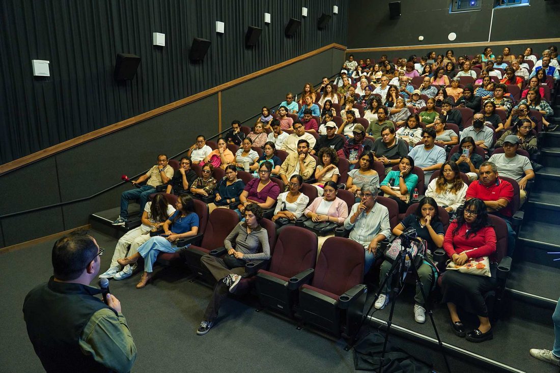 08-CINE-MZ14-CON-MI-CORAZON-EN-YAMBO