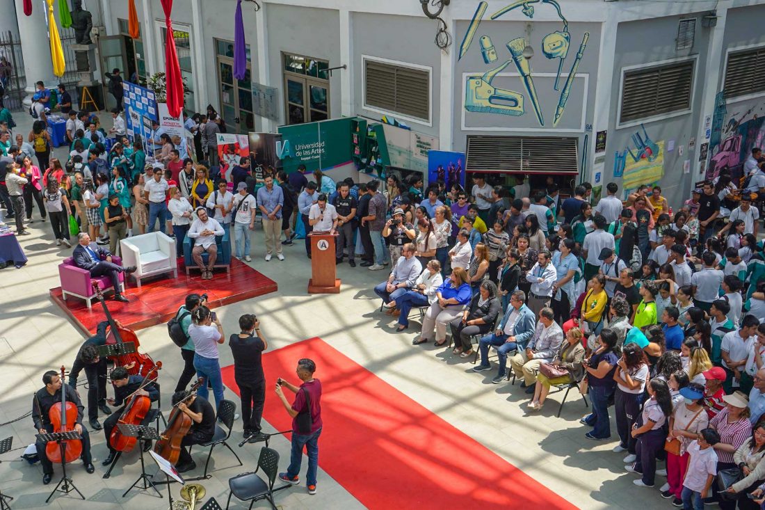 09-FERIA-DE-UNIVERSIDADES-PASAJE-ILLINGWORTH