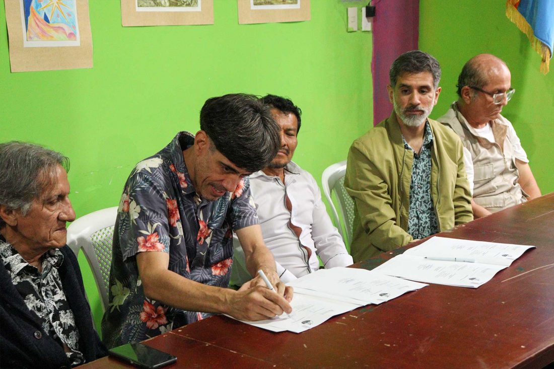 09-MICHUGO-DORADO-FIRMA-CONVENIO