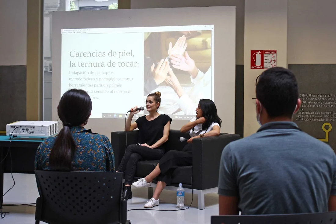 CARENCIAS-DE-PIEL-LA-TERNURA-DE-TOCAR