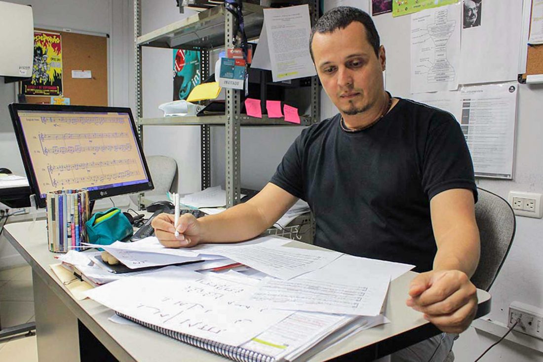 DOCENTE-LUIS-PEREZ-VALERO