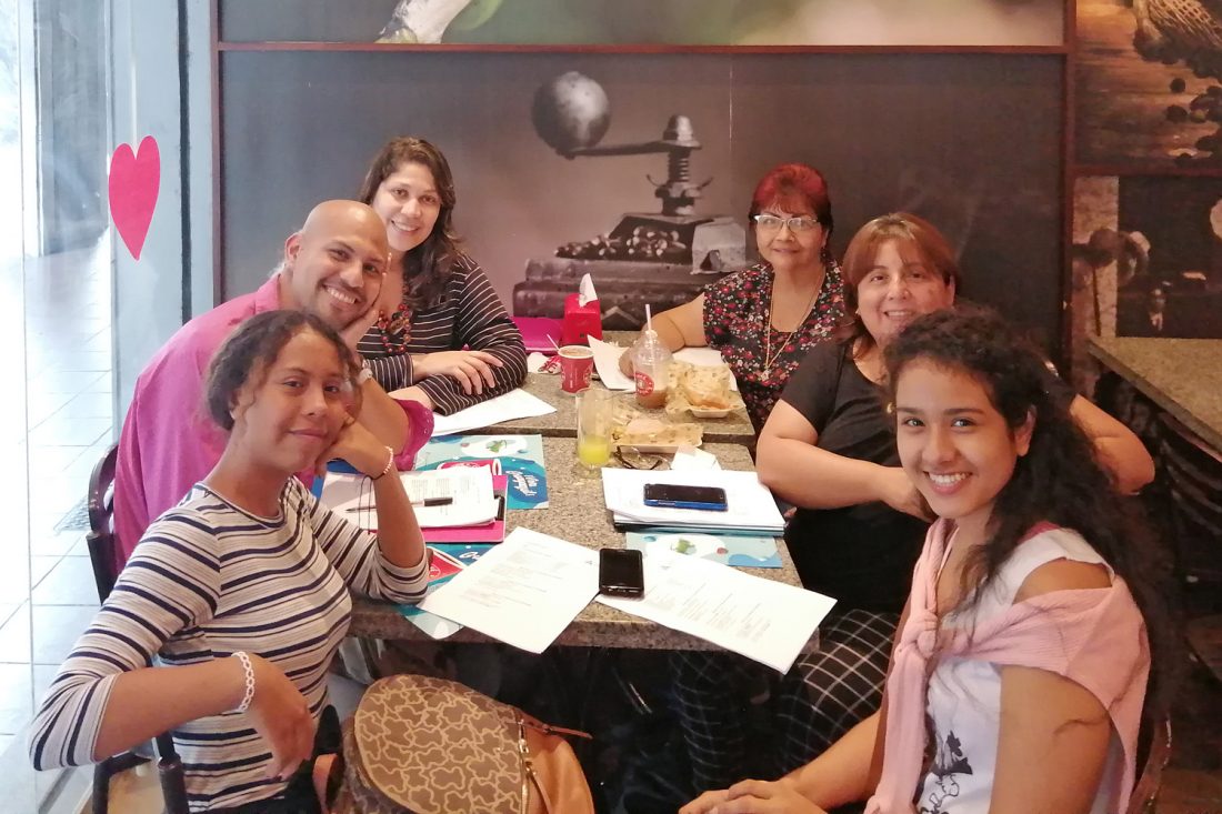 Foto-Jugos-y-docentes